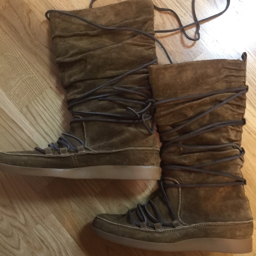 Michael Kors Boots never worn!!!